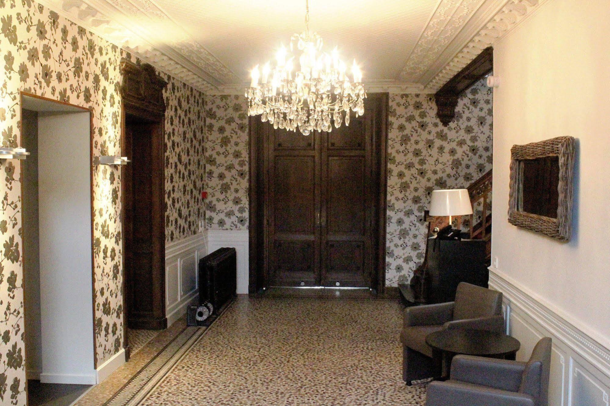 Hotel L'O De Vie Sint-Truiden Bagian luar foto